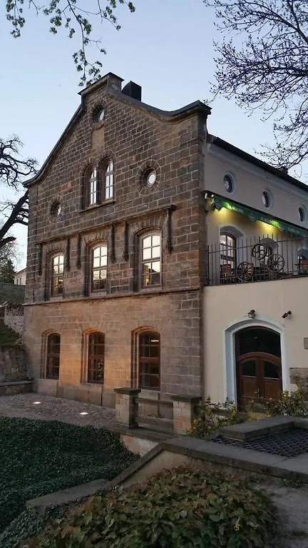 Konukevi Pension U Hastrmana Otel Prag